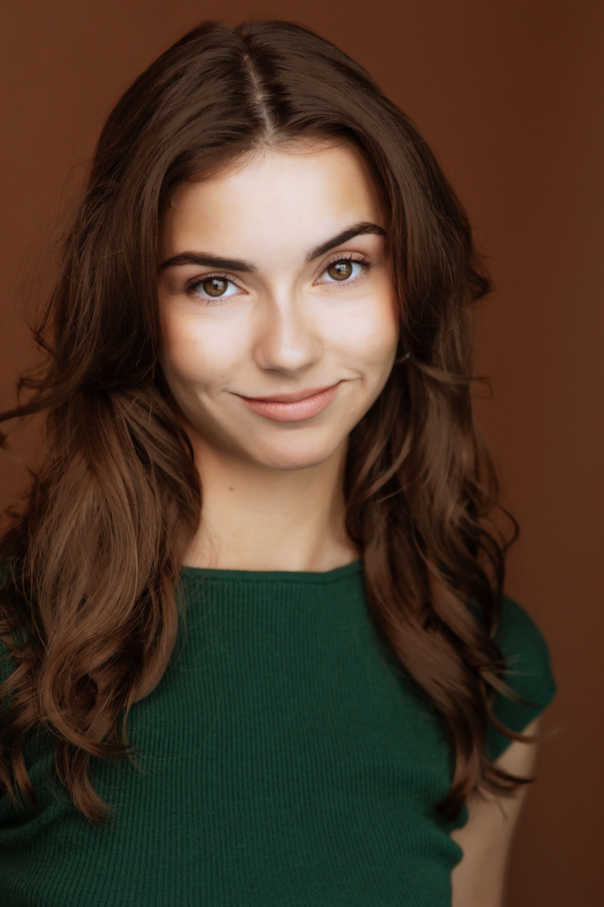 victoria headshot